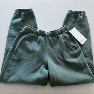 Lululemon Scuba Mid-Rise Oversized Jogger